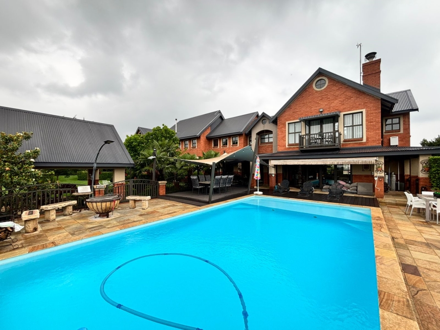 5 Bedroom Property for Sale in Grimbeeck Park North West